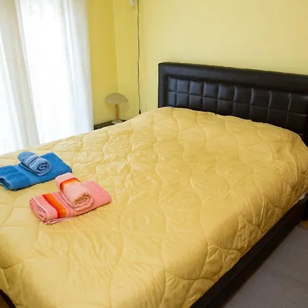 Veta's Spacious سيرس