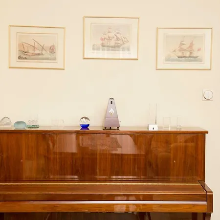 شقة Veta's Spacious سيرس