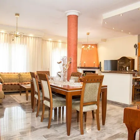 Veta's Spacious * Serres