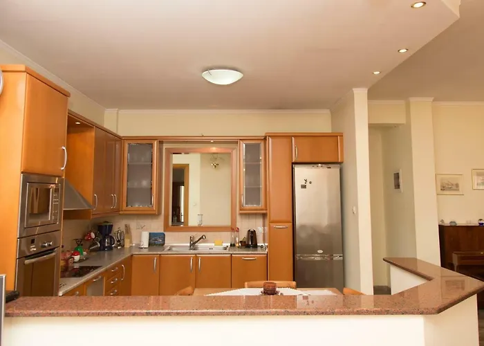 Veta's Spacious 塞雷